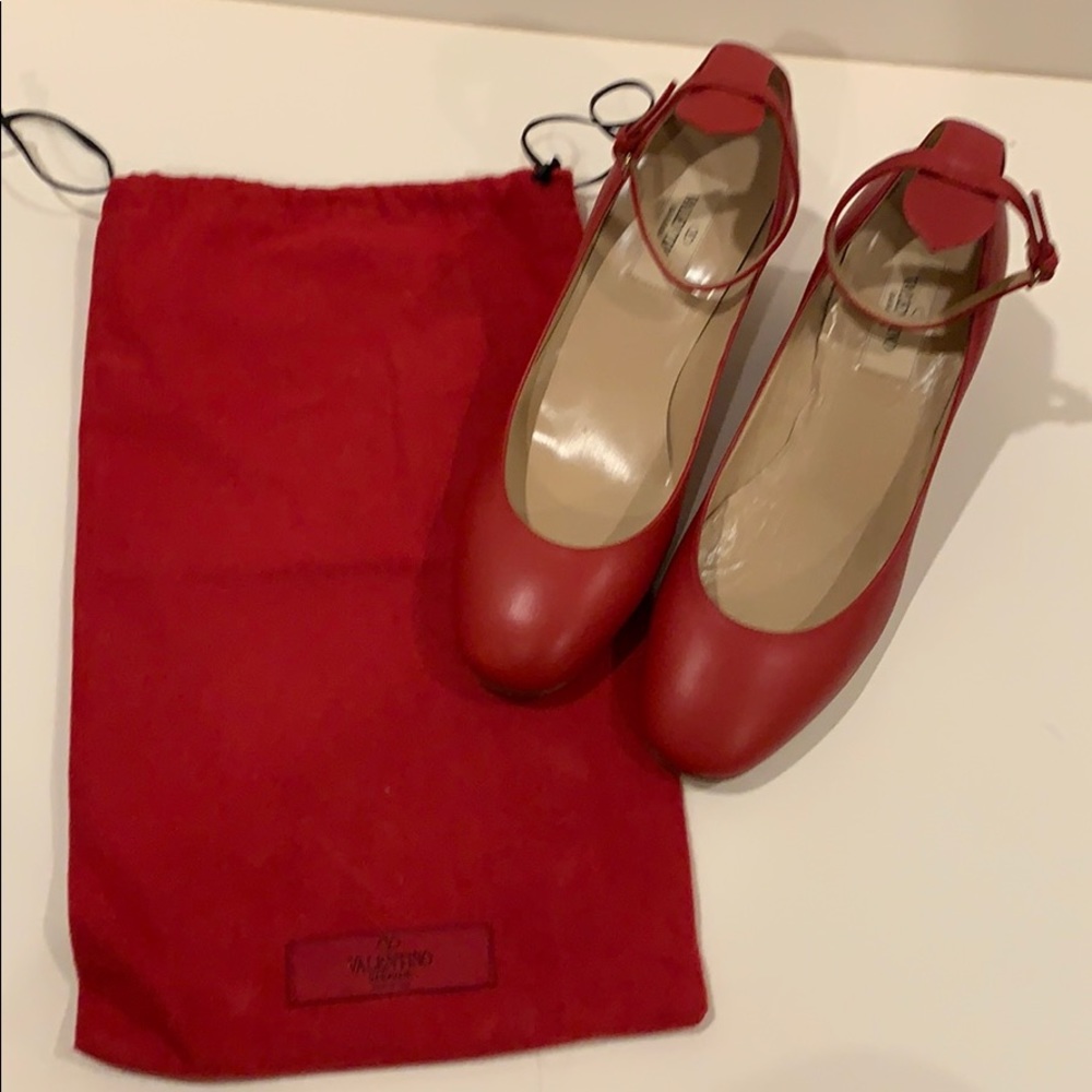 Valentino pump